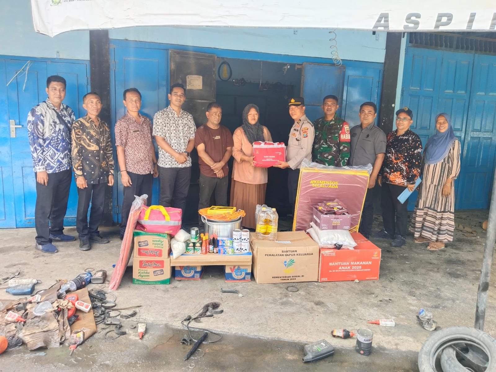 Polsek Prapat Janji Dampingi Penyaluran Bantuan Sosial kepada Korban Kebakaran di Buntu Pane